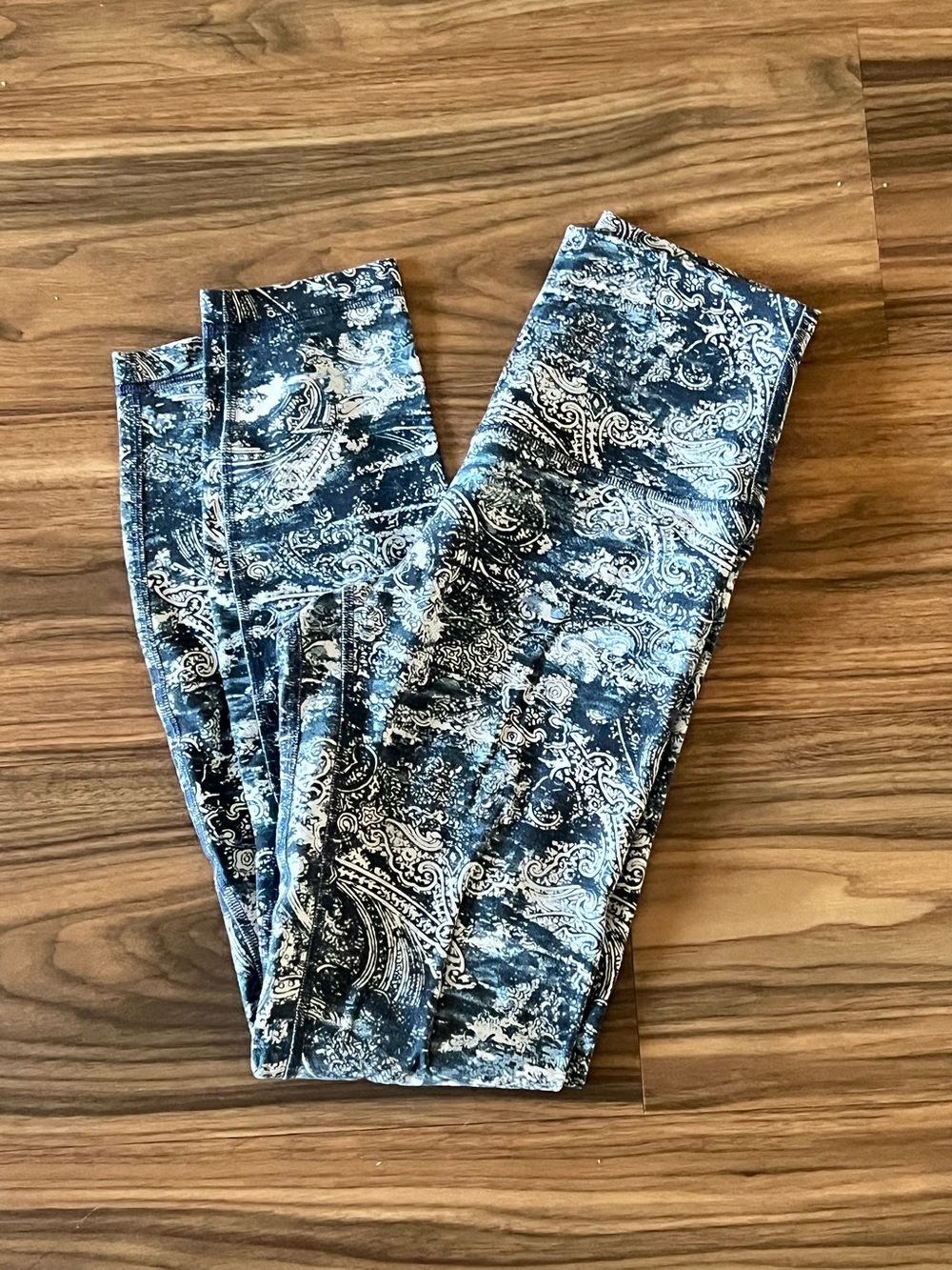 Lululemon Align Multi Blue and Gray Patterned Leggings Sz 2  25”